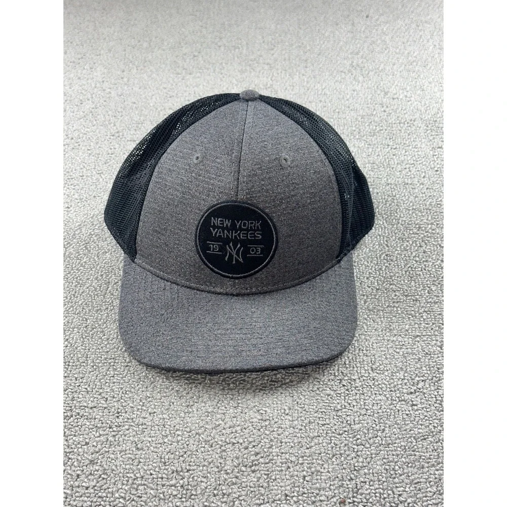 Fan Favorite New York Yankees MLB Trucker Hat Men One Size Gray Snapback Outdoor